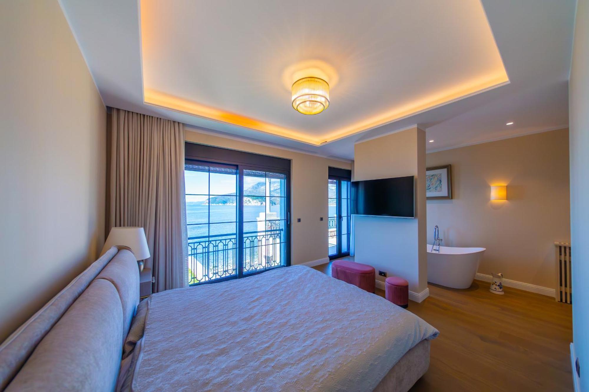 Seaside Shore Villa Budva