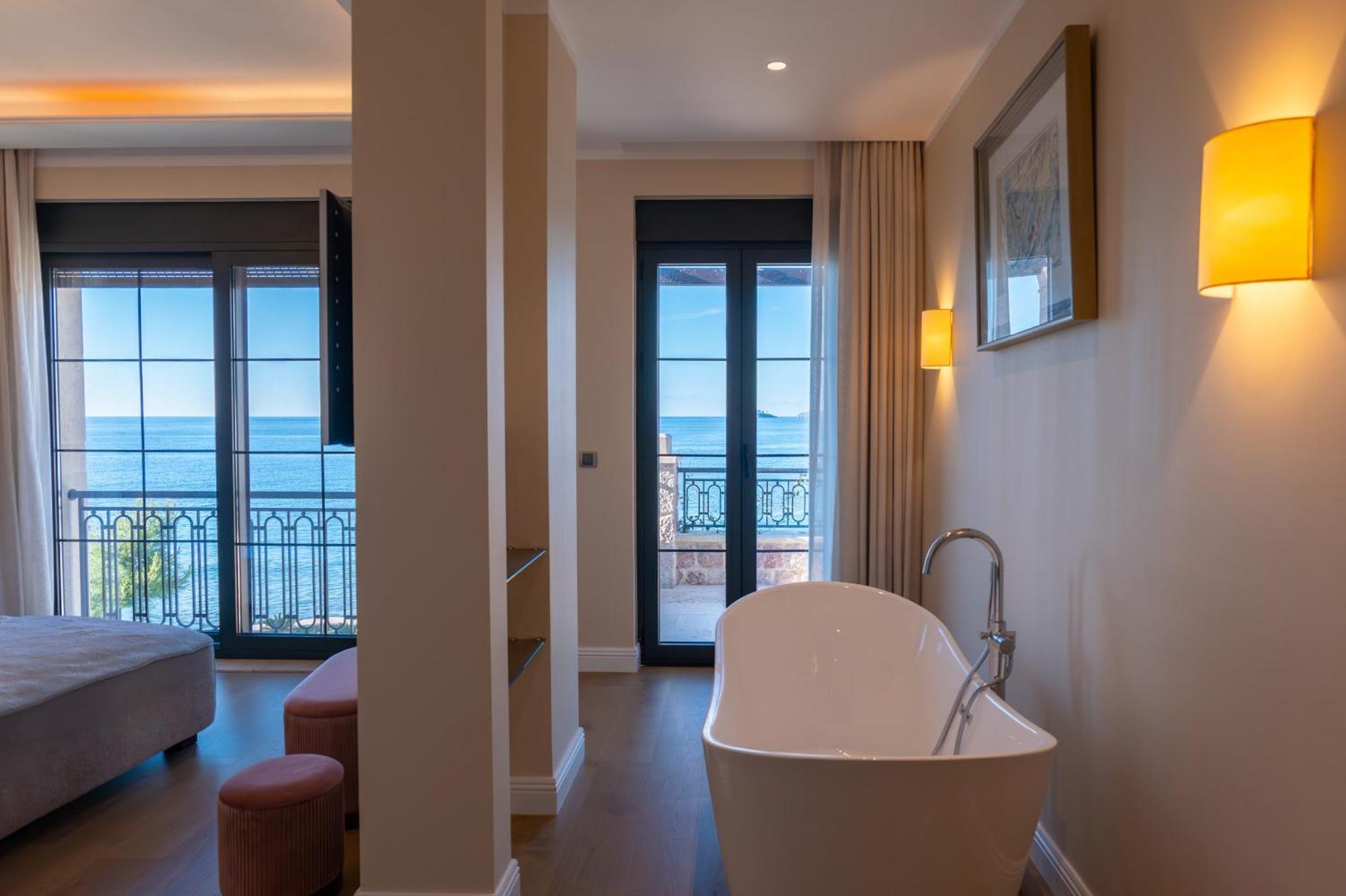 Seaside Shore Villa Budva